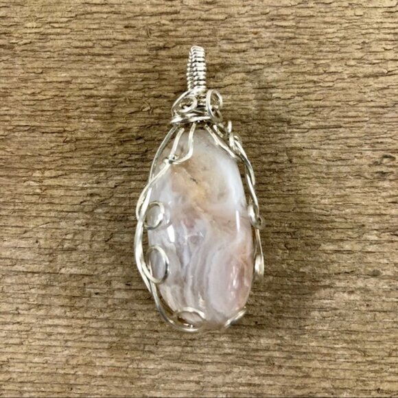 Banded Natural Quartz Chunk Necklace Pendant - Picture 1 of 6